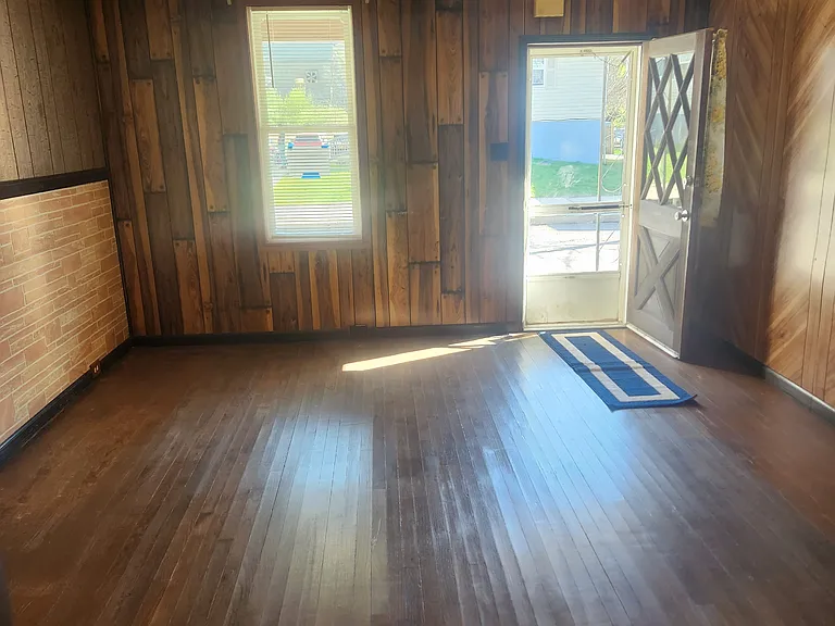 317 E Weidman St — Photo 5