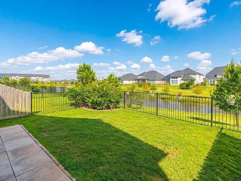 5634 Amber Brook Ln — Photo 47