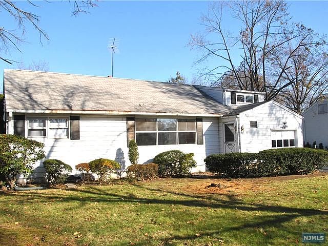 1st image of 335 Lacey Dr