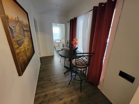 3rd image of 1427 S Shenandoah St #1427