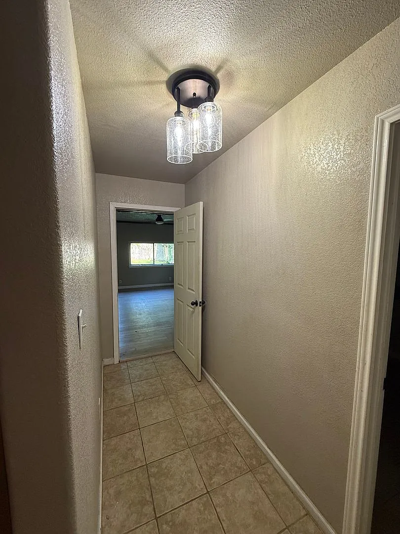 Coming Soon 3/4 Bedroom, 2 Bathroom Home For Rent In Orange - Bridgecityisd — Photo 4