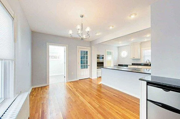 62 Roseneath Ave — Photo 8