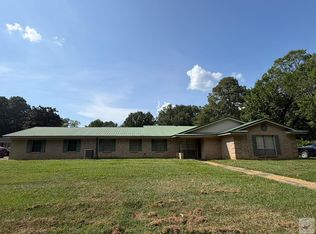 19 N Valley Dr, Texarkana, AR 71854