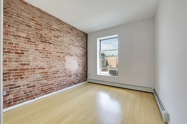 Sold by Compass | media 7