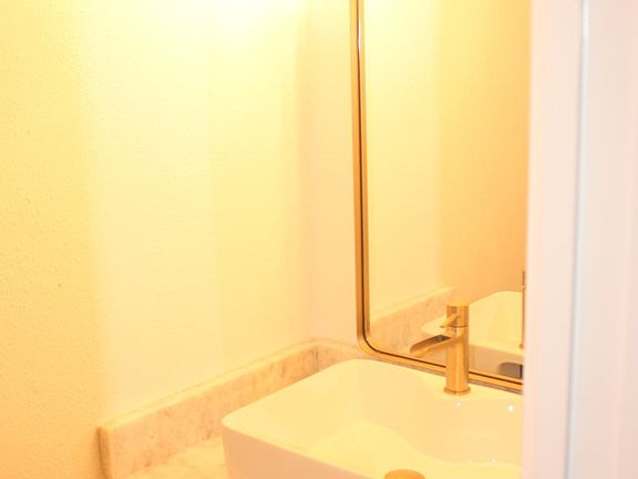 4th image of 6314 Ivanhoe Ln