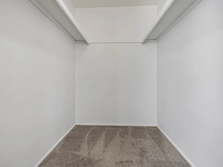 26070 N Lake Dr — Photo 14