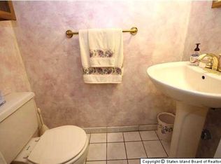 91 Dogwood Dr, Staten Island, NY 10312