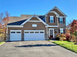329 Hunters Field Cir, Clairton, PA 15025