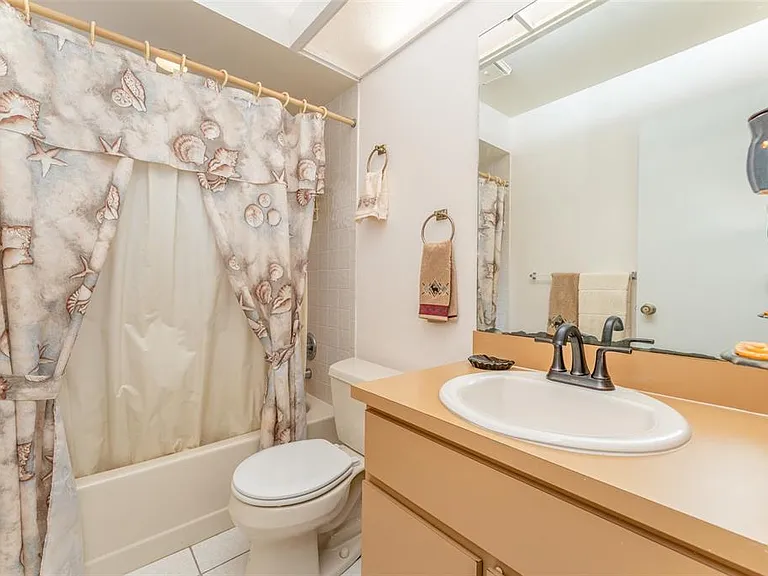 4240 Creekwood Ln — Photo 11