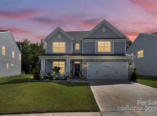 7021 Fauna Dr, Charlotte, NC 28215