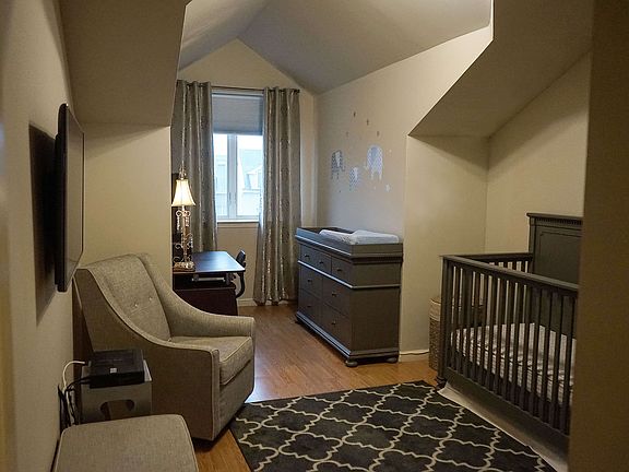 4th image of 1434 Outlook Ave #3rd