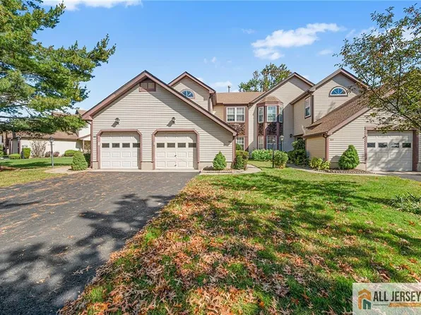 16 Andrew Johnson Dr #B, Monroe Township, NJ 08831