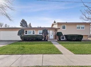 493 Amherst Ave, Des Plaines, IL 60016