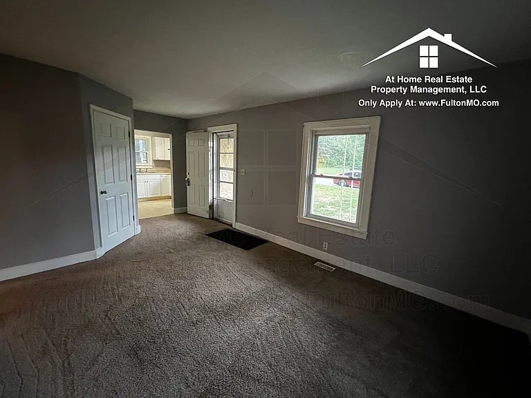 1223 Grand St — Photo 2
