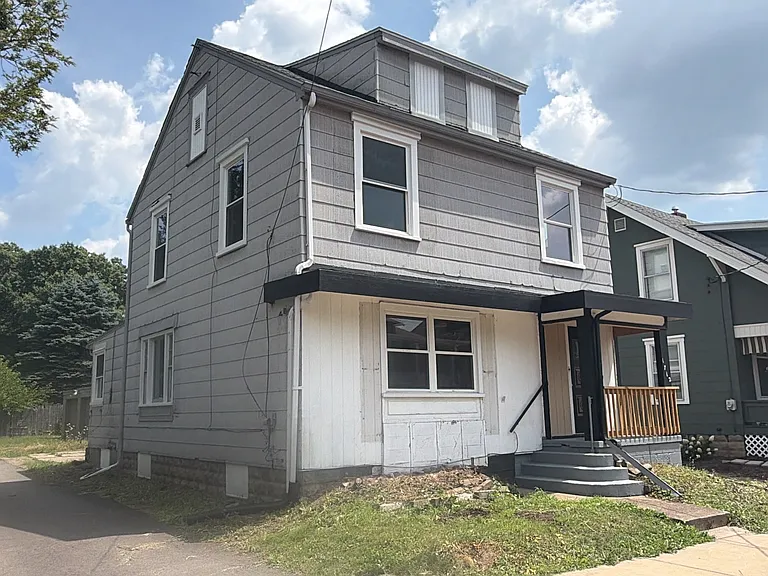 1712 Arnold Ave NW — Photo 2
