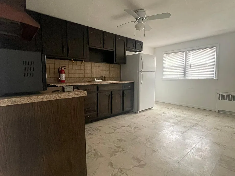 114 Glover Ave #2