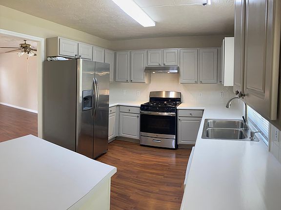 5th image of 3468 Palisade Park Ct