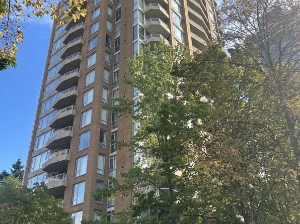 4689 Hazel St #201, Burnaby, BC V5H 4R6