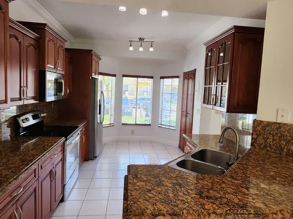 8960 W Flagler St APT 3, Miami, FL 33174