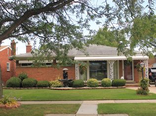 15236 Cook St, Southgate, MI 48195