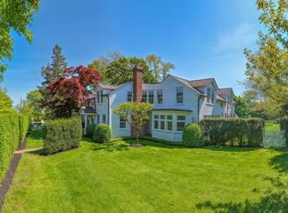 46 Bellport Ln, Bellport, NY 11713