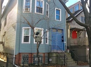 1253 W Nelson St, Chicago, IL 60657