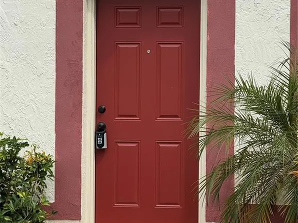 1625 Sandy Point Sq #63, Orlando, FL 32807