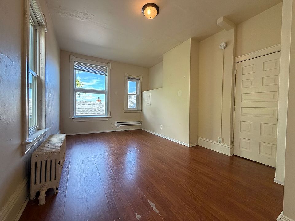 1st image of 529 W 4th St #2
