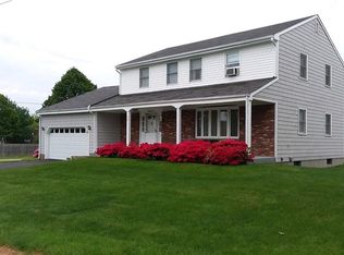 29 Weetamoe Ln, Portsmouth, RI 02871