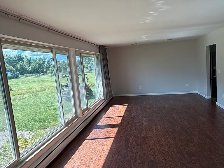 3071 N Eastman Rd — Photo 10