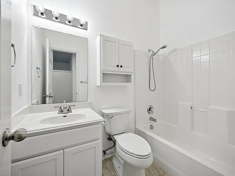 2995 N Overland St — Photo 9