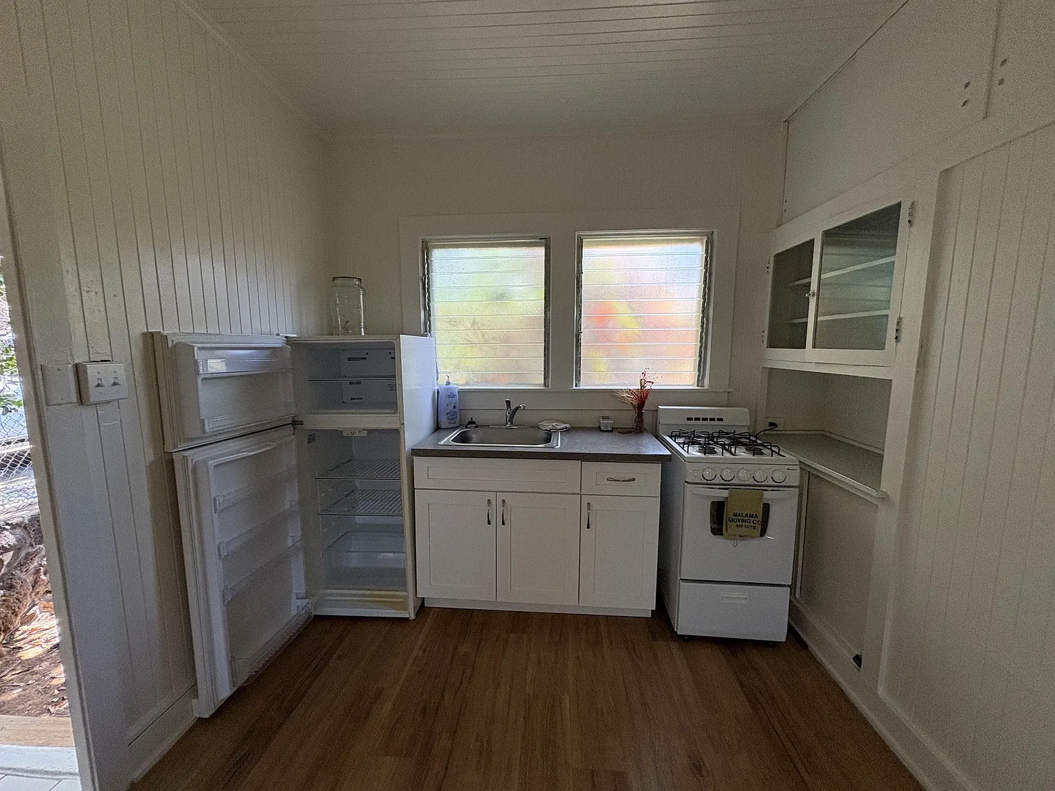 1429 Lusitana St — Photo 4