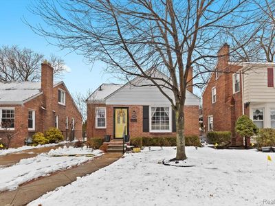 1818 Norwood Dr, Grosse Pointe Woods, MI, 48236