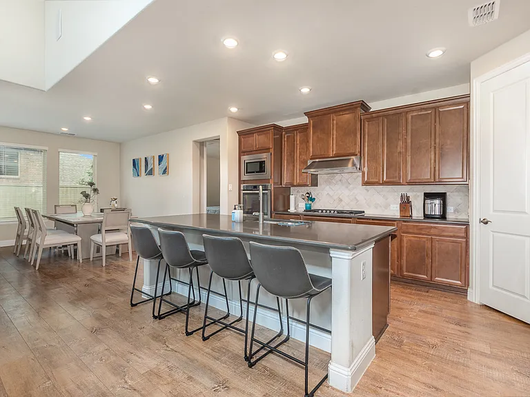 7709 Rota Dr — Photo 6
