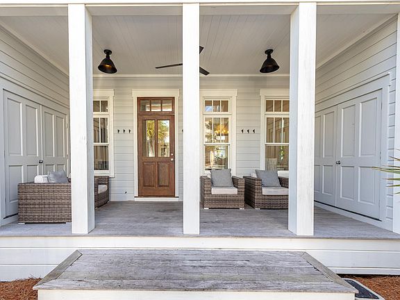 4th image of 55 Venice Cir