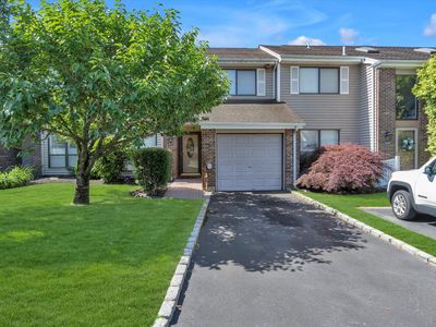 239 Pond View Lane, Smithtown, NY, 11787