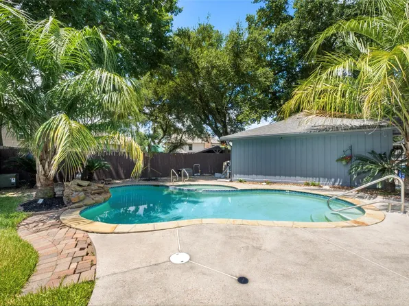 4118 Long Grove Dr, Seabrook, TX 77586