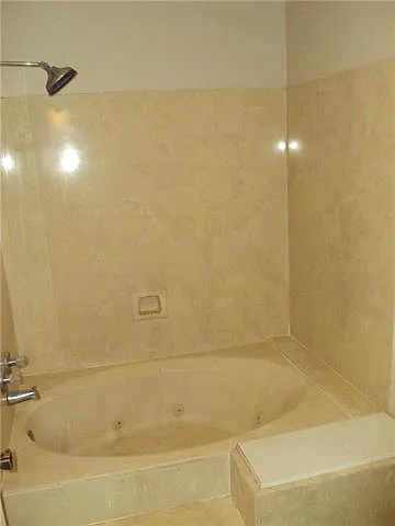 176 Avant Garde Cir #176 — Photo 10