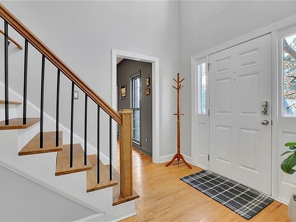 4th image of 1069 Sunny Field Ln