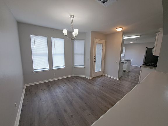 4th image of 105 Twilight Way