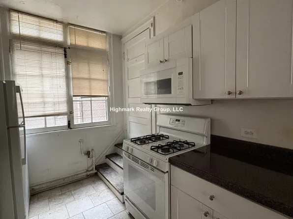 911 Elmwood Ave #Basement, Evanston, IL 60202
