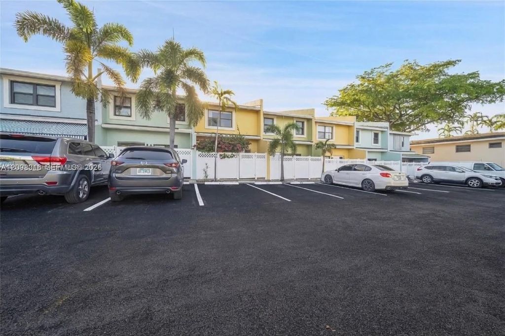 120 SE 12th Ave, Pompano Beach
