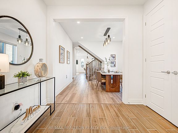 5th image of 57 Greenridge Cres
