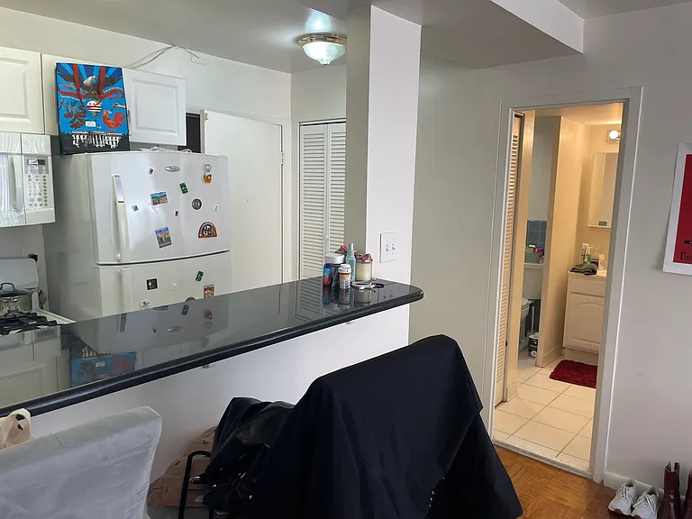 922 24th St NW #206 — Photo 2