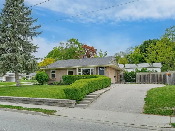 2 Gordon St, Cambridge, ON N1S 2G4