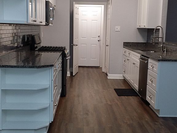 4th image of 504 Oakbrook Dr