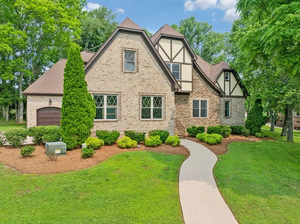 2001 Lynn Haven Ct, Mount Juliet, TN 37122