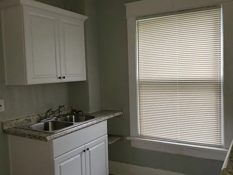 1615 Rowland Ave NE — Photo 7