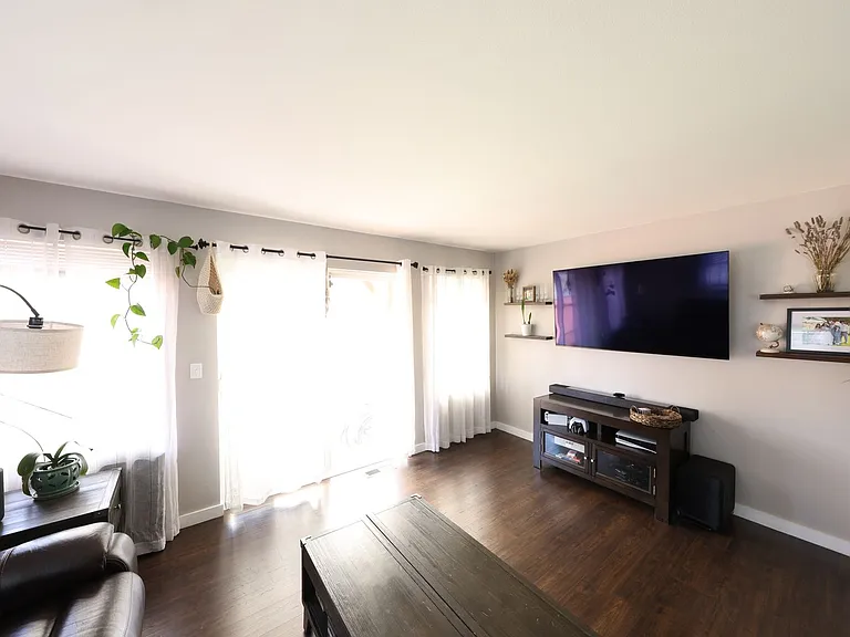 20 SW Cruise St — Photo 4