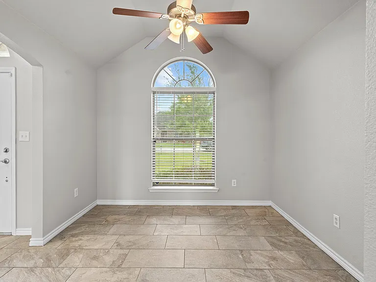 5470 Westmeadow Ln — Photo 6